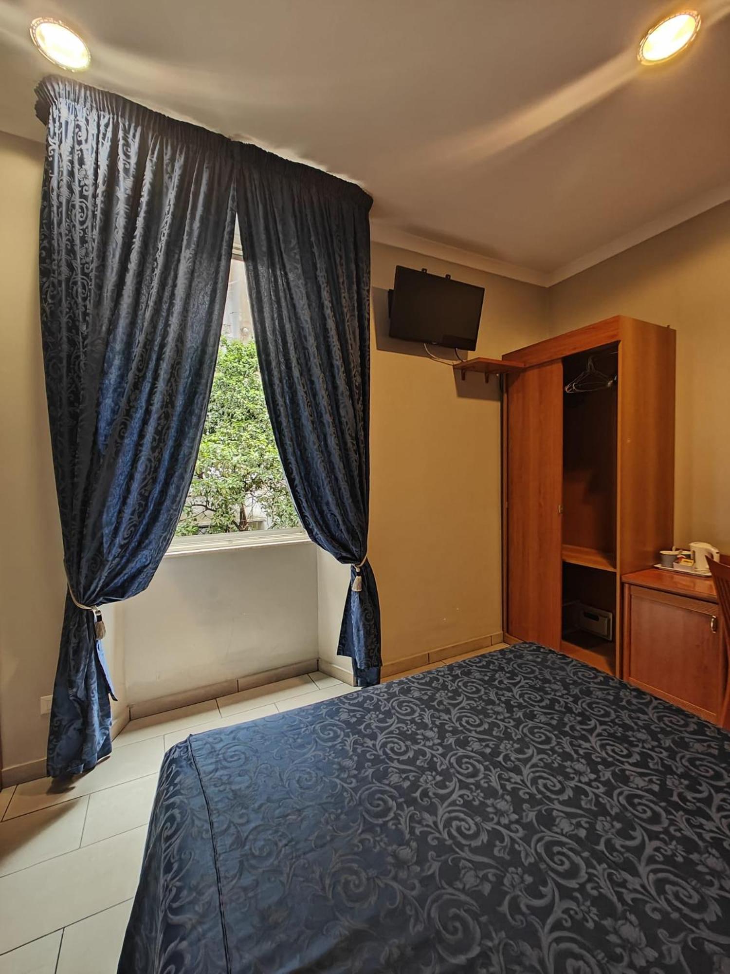 Domus Roxy Hotel Rome Exterior photo
